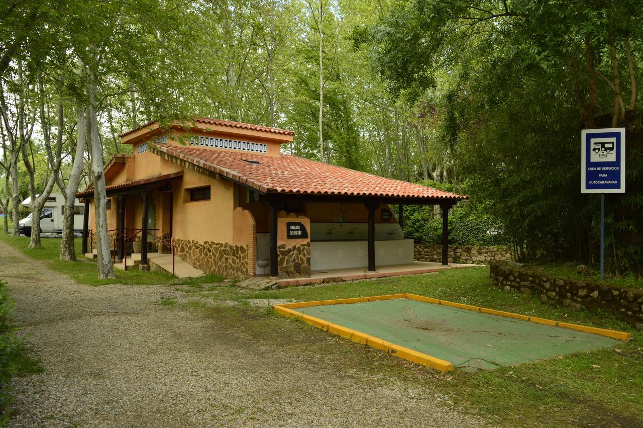 Camping El Pinajarro 埃尔瓦 外观 照片